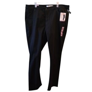 Signature LEVI'S Mid Rise Straight Black Jeans NWT